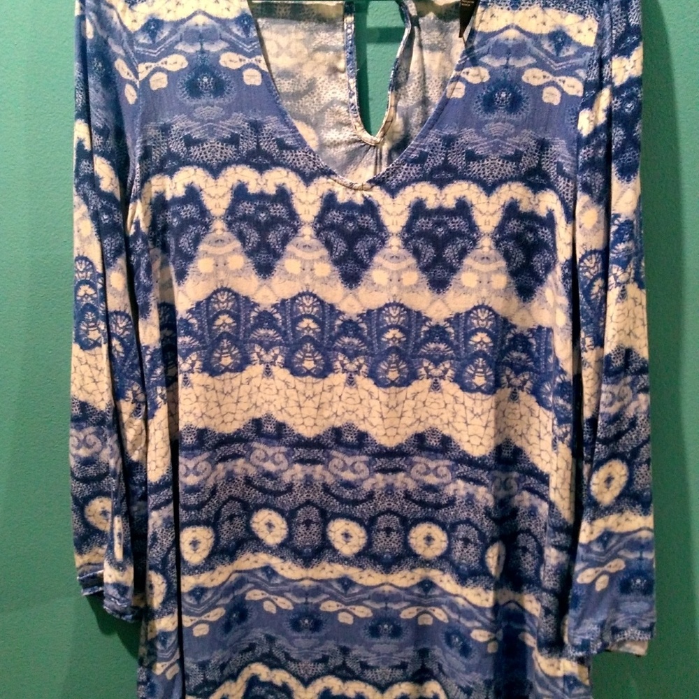 Forever 21 Small Blue Unique Print Shirt/Tunic